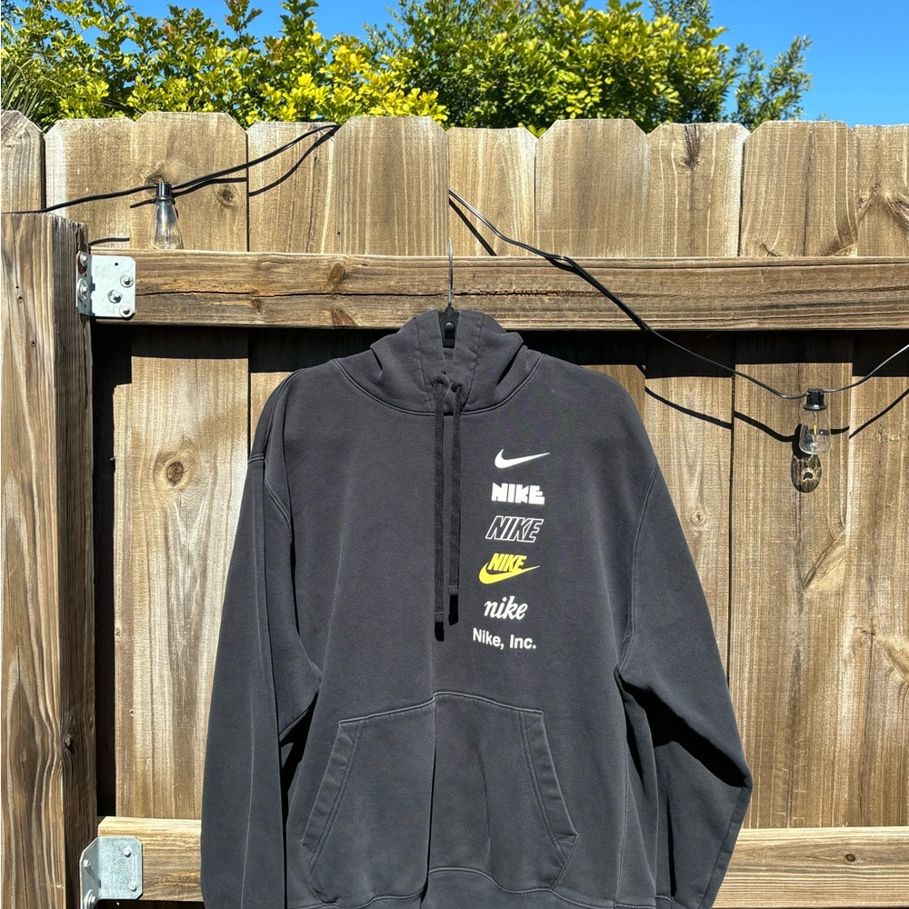 Nike Men's Hoodie with Logo Accents
